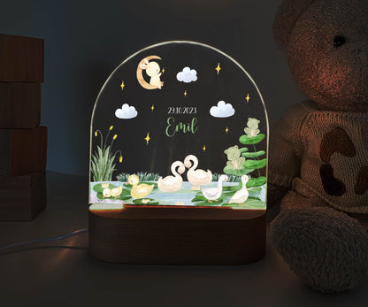 personalisiertes Nachtlicht, Kinder Nachtlampe, Kinderzimmerlampe, Kinderzimmerdeko personalisiert, Geschenk für Kinder, Babygeschenk, LED Nachtlampe für Kinder, Mitbringsel Geschenk Kinder, kleine Geschenke für Kinder, Teich, Gans, Gänse, Enten, Ente, Sumpf, Frosch, Frösche